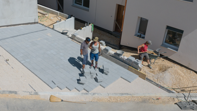 Elevated view of the teams on the Horizon Vert construction site