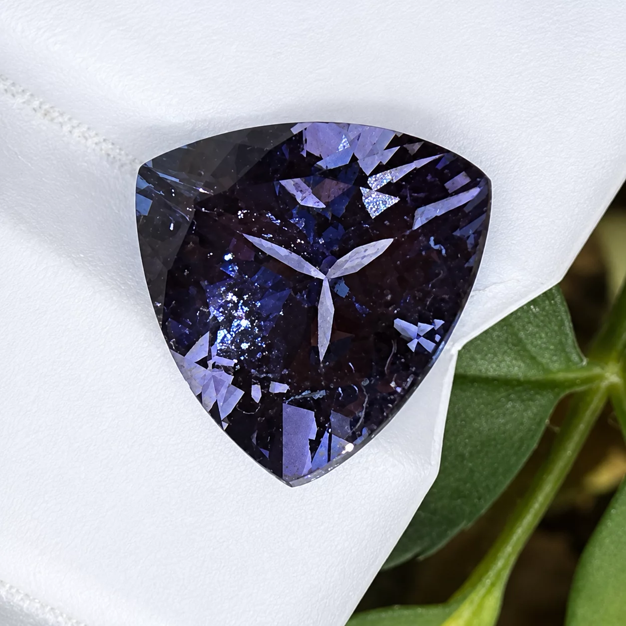Blue-violet tanzanite presented in the Joyzanite catalogue